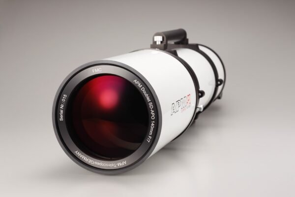 APM – Telescópio Refrator APO SD 140 mm F/7 com Focador ZTA de 2,5" (OTA)